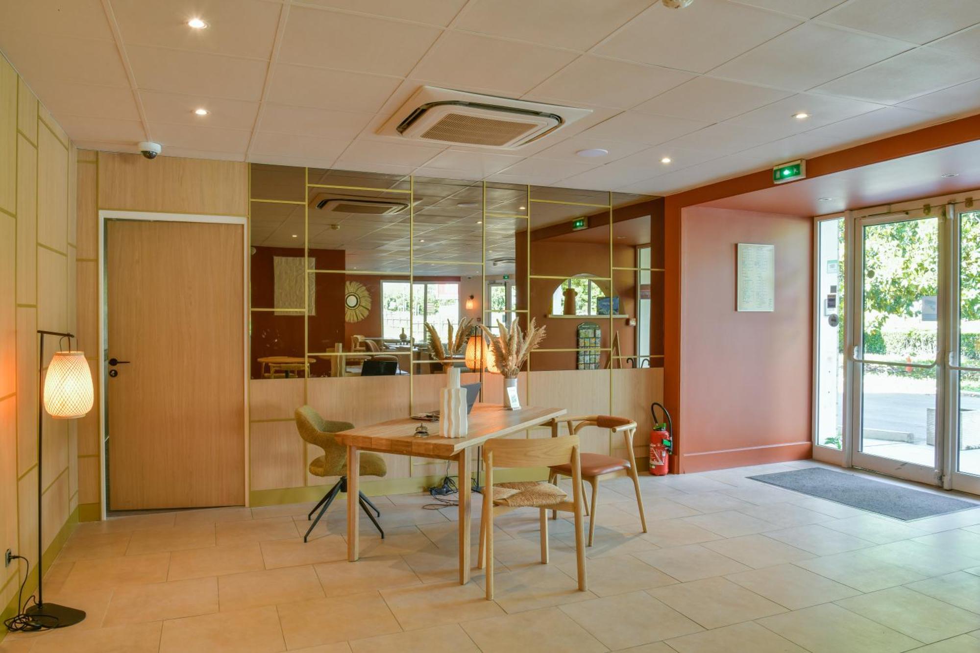 Bhoma Bourges - Hotel & Restaurant Экстерьер фото
