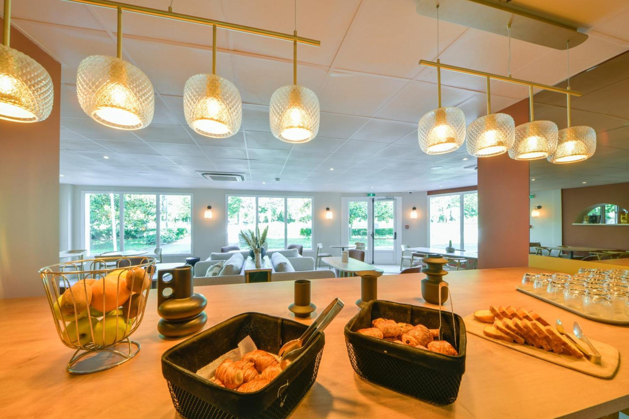 Bhoma Bourges - Hotel & Restaurant Экстерьер фото