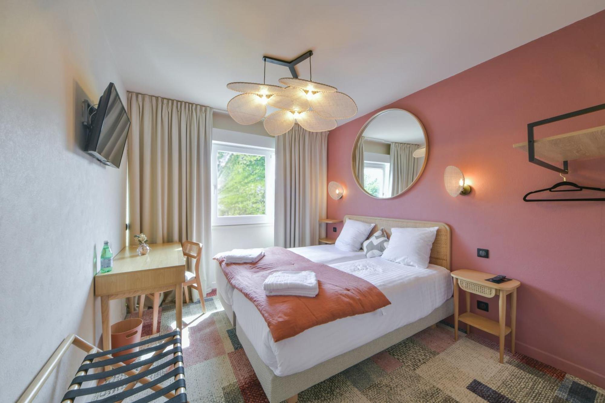 Bhoma Bourges - Hotel & Restaurant Экстерьер фото