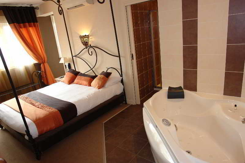 Bhoma Bourges - Hotel & Restaurant Экстерьер фото