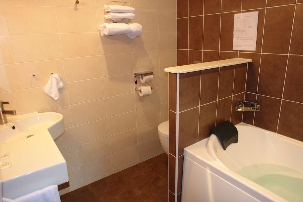 Bhoma Bourges - Hotel & Restaurant Экстерьер фото